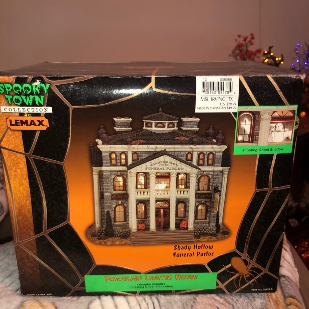Lemax SpookyTown Shady Hollow Funeral Parlor